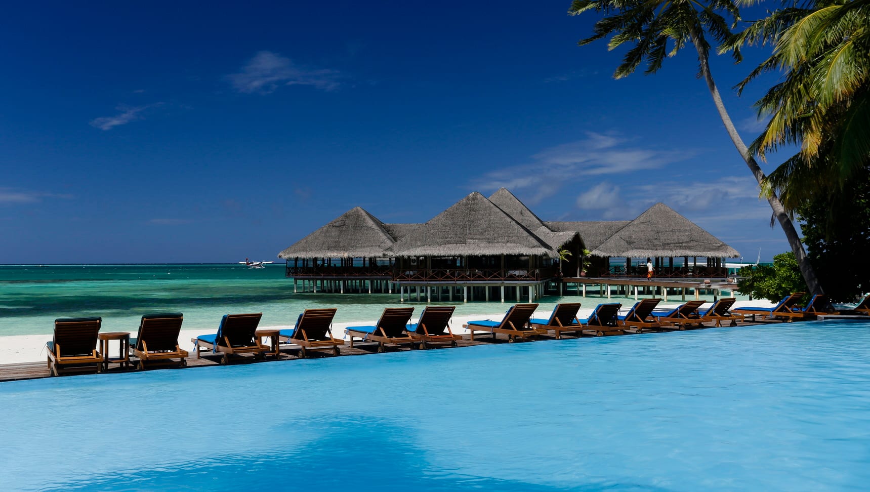 Medhufushi Island Resort package from Nepal